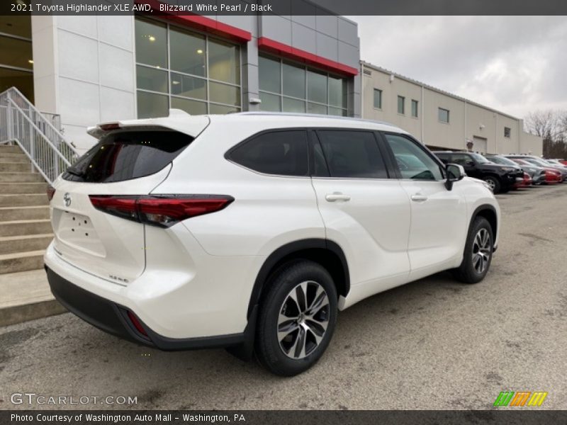 Blizzard White Pearl / Black 2021 Toyota Highlander XLE AWD
