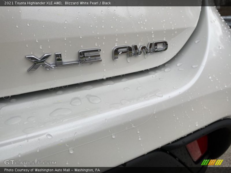 Blizzard White Pearl / Black 2021 Toyota Highlander XLE AWD