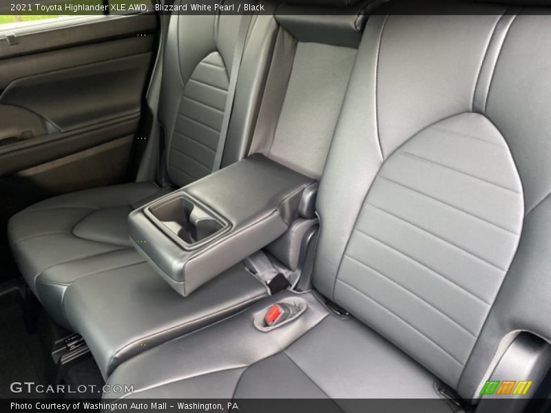 Blizzard White Pearl / Black 2021 Toyota Highlander XLE AWD
