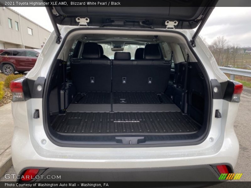 Blizzard White Pearl / Black 2021 Toyota Highlander XLE AWD
