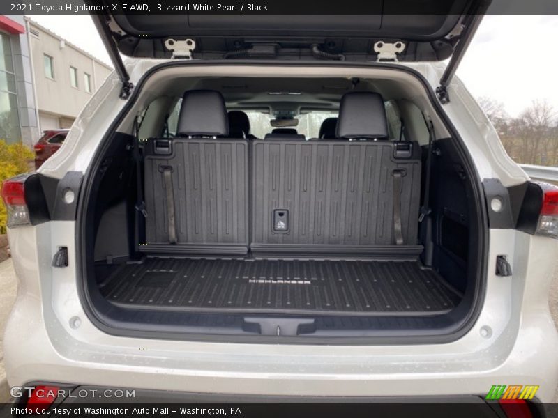 Blizzard White Pearl / Black 2021 Toyota Highlander XLE AWD