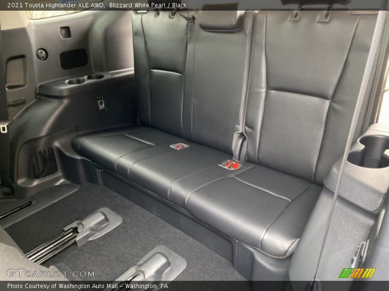 Blizzard White Pearl / Black 2021 Toyota Highlander XLE AWD