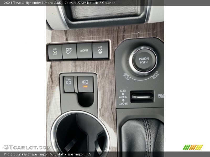 Celestial Silver Metallic / Graphite 2021 Toyota Highlander Limited AWD