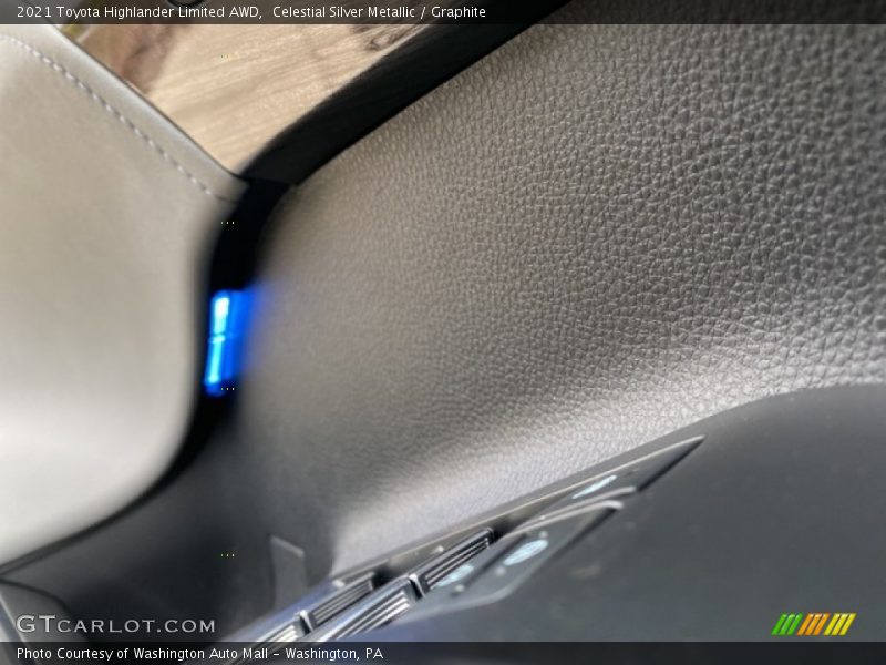 Celestial Silver Metallic / Graphite 2021 Toyota Highlander Limited AWD