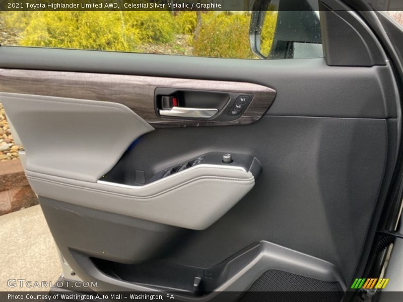 Celestial Silver Metallic / Graphite 2021 Toyota Highlander Limited AWD