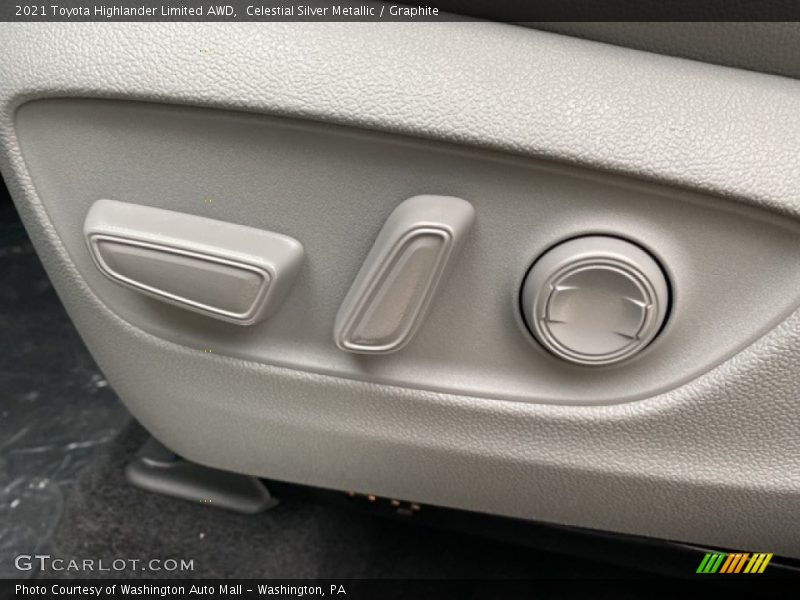 Celestial Silver Metallic / Graphite 2021 Toyota Highlander Limited AWD