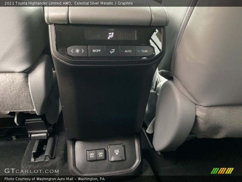 Celestial Silver Metallic / Graphite 2021 Toyota Highlander Limited AWD