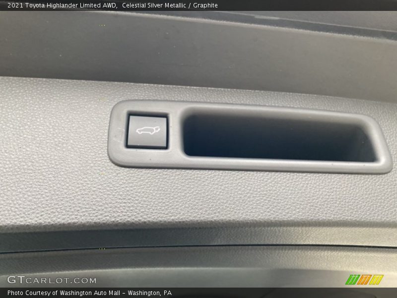 Celestial Silver Metallic / Graphite 2021 Toyota Highlander Limited AWD