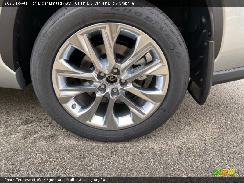 Celestial Silver Metallic / Graphite 2021 Toyota Highlander Limited AWD
