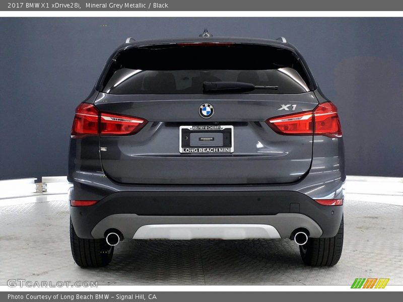 Mineral Grey Metallic / Black 2017 BMW X1 xDrive28i