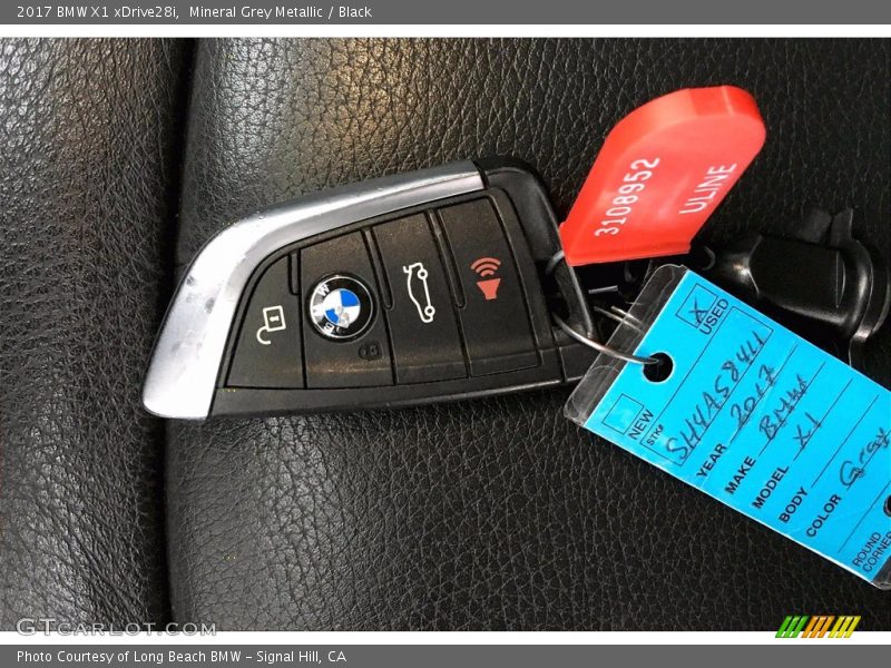 Mineral Grey Metallic / Black 2017 BMW X1 xDrive28i