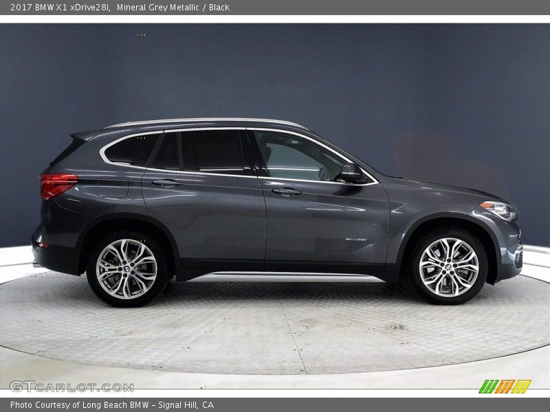 Mineral Grey Metallic / Black 2017 BMW X1 xDrive28i