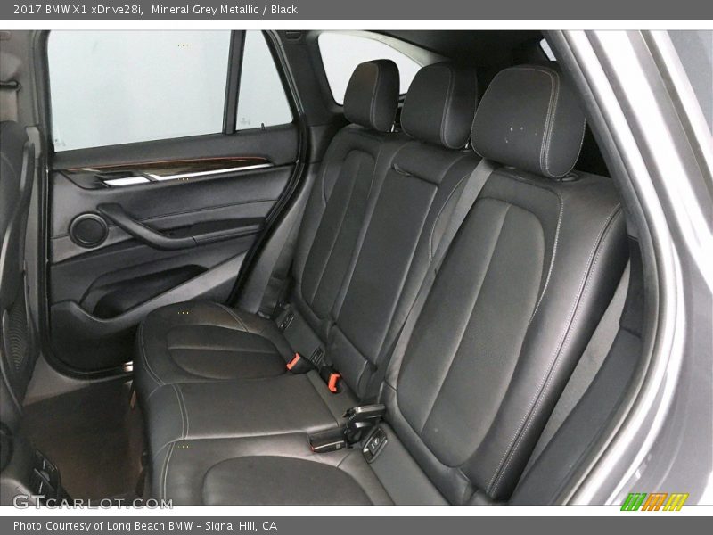 Mineral Grey Metallic / Black 2017 BMW X1 xDrive28i