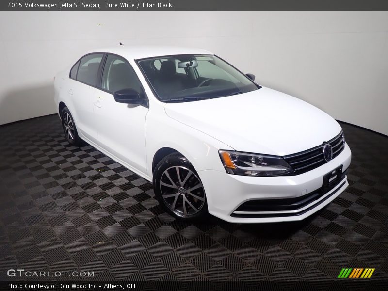 Pure White / Titan Black 2015 Volkswagen Jetta SE Sedan