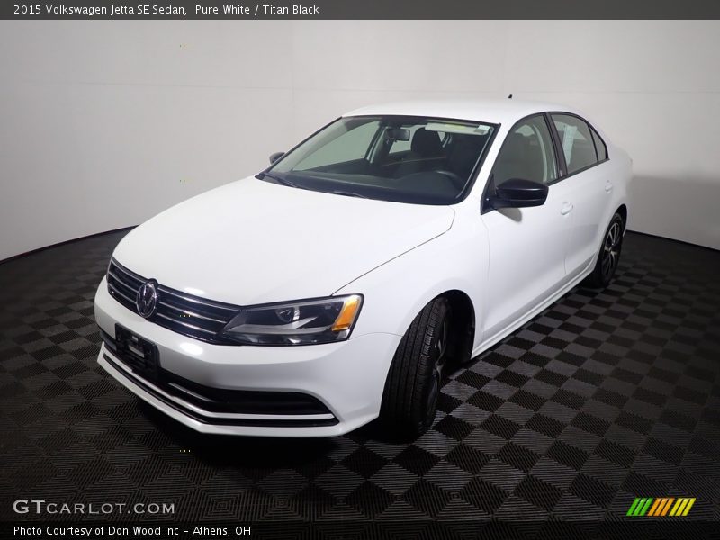 Pure White / Titan Black 2015 Volkswagen Jetta SE Sedan