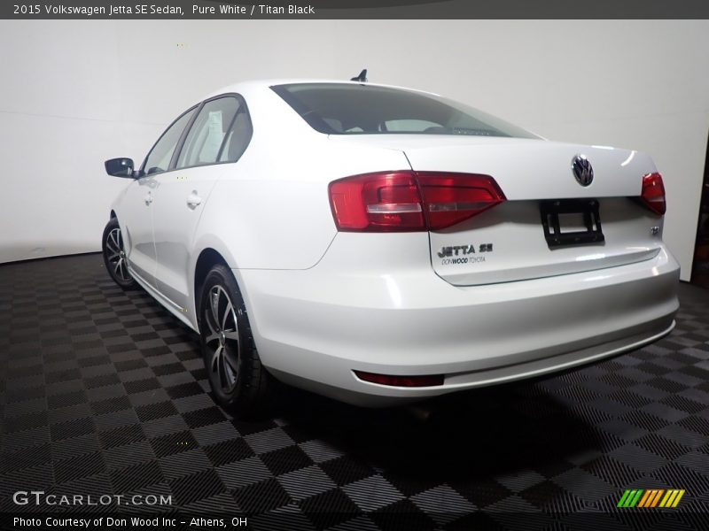 Pure White / Titan Black 2015 Volkswagen Jetta SE Sedan