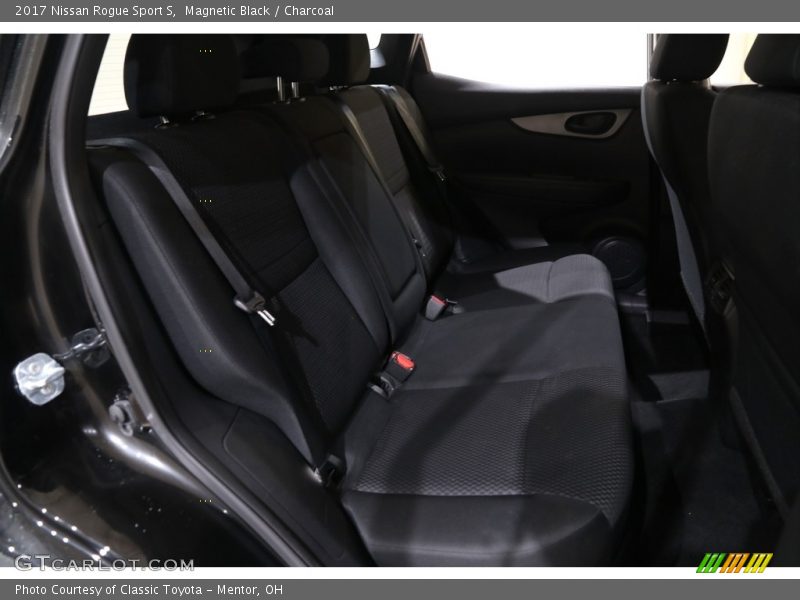 Magnetic Black / Charcoal 2017 Nissan Rogue Sport S