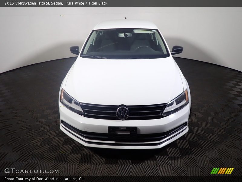 Pure White / Titan Black 2015 Volkswagen Jetta SE Sedan