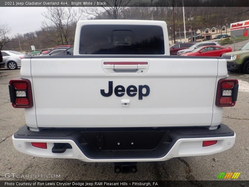 Bright White / Black 2021 Jeep Gladiator Overland 4x4