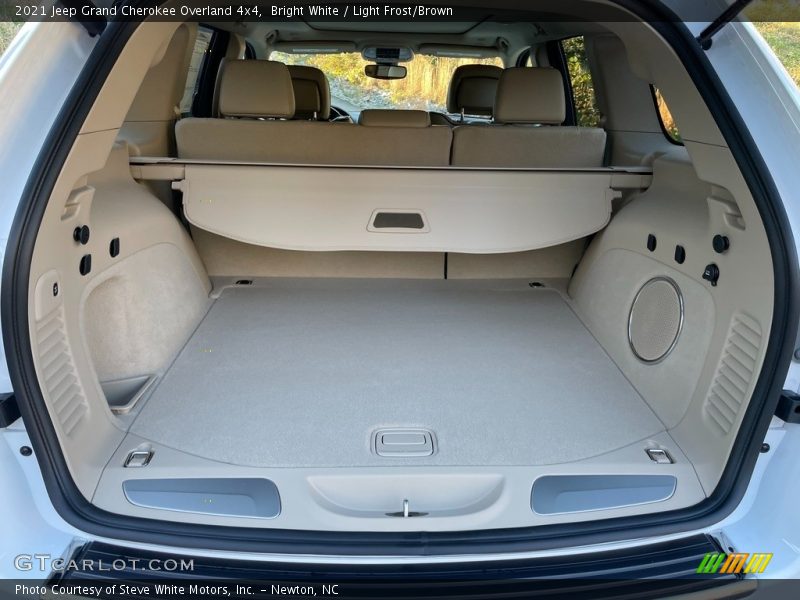 Bright White / Light Frost/Brown 2021 Jeep Grand Cherokee Overland 4x4