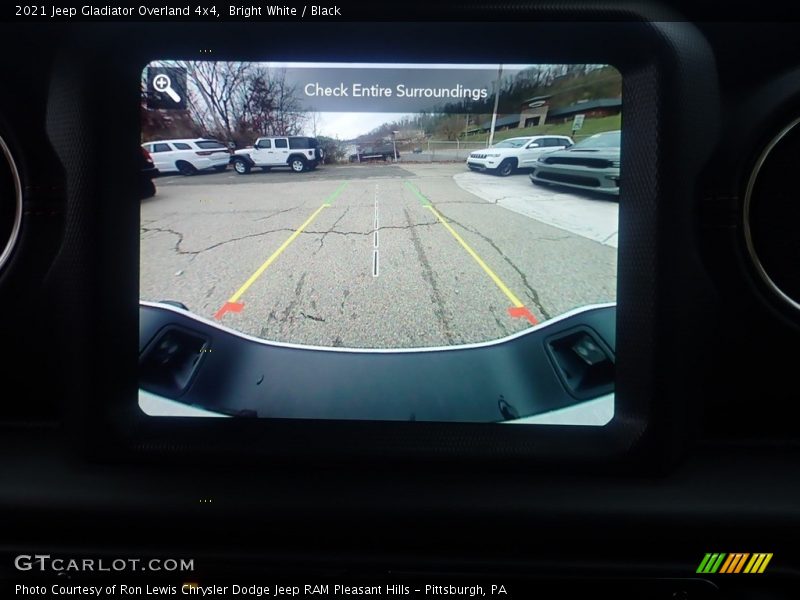 Bright White / Black 2021 Jeep Gladiator Overland 4x4