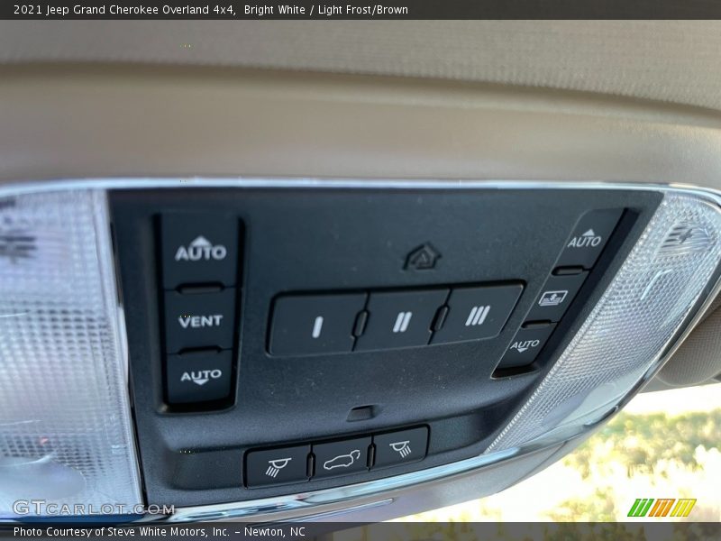Bright White / Light Frost/Brown 2021 Jeep Grand Cherokee Overland 4x4