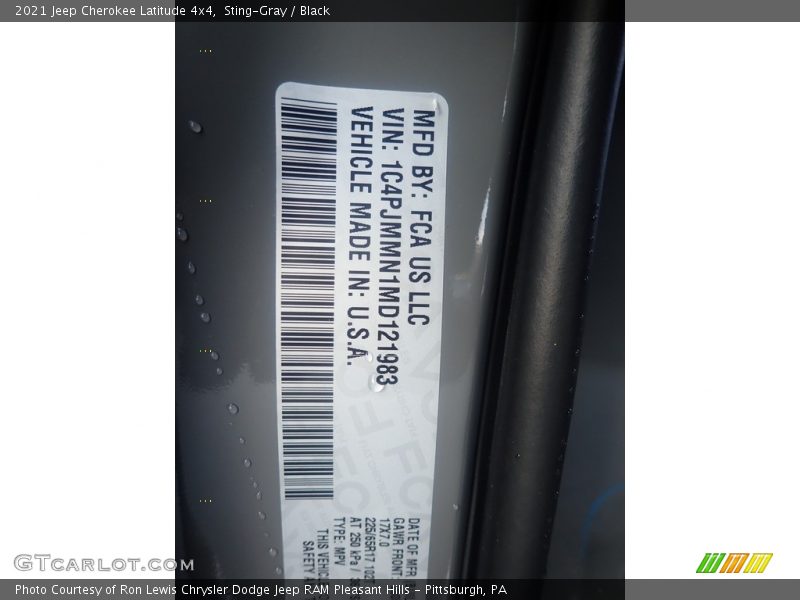 Sting-Gray / Black 2021 Jeep Cherokee Latitude 4x4
