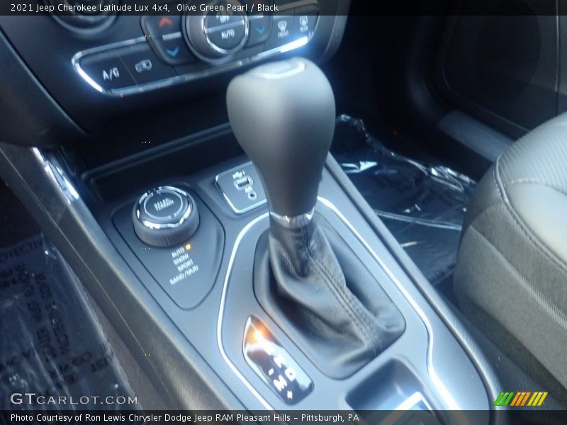 Olive Green Pearl / Black 2021 Jeep Cherokee Latitude Lux 4x4
