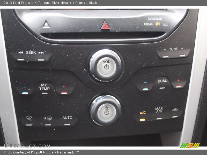 Ingot Silver Metallic / Charcoal Black 2013 Ford Explorer XLT