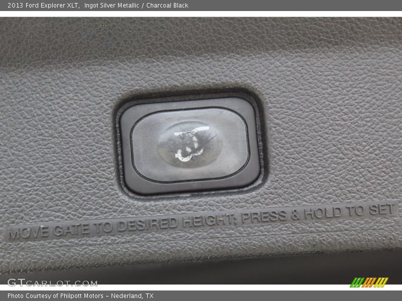 Ingot Silver Metallic / Charcoal Black 2013 Ford Explorer XLT