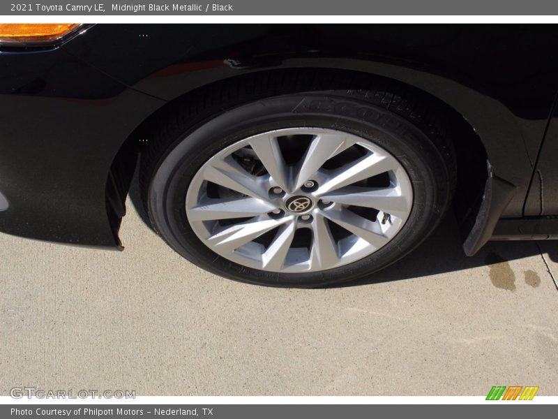 Midnight Black Metallic / Black 2021 Toyota Camry LE
