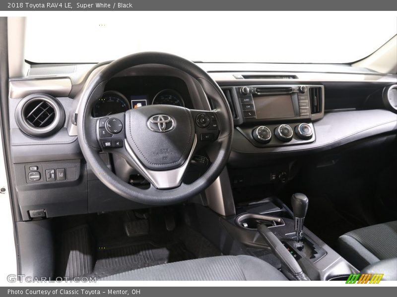 Super White / Black 2018 Toyota RAV4 LE