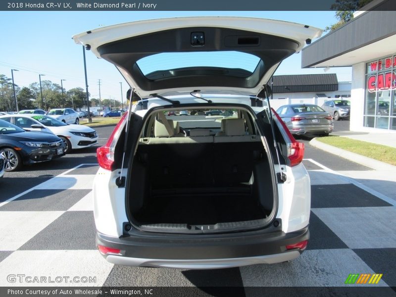 White Diamond Pearl / Ivory 2018 Honda CR-V LX