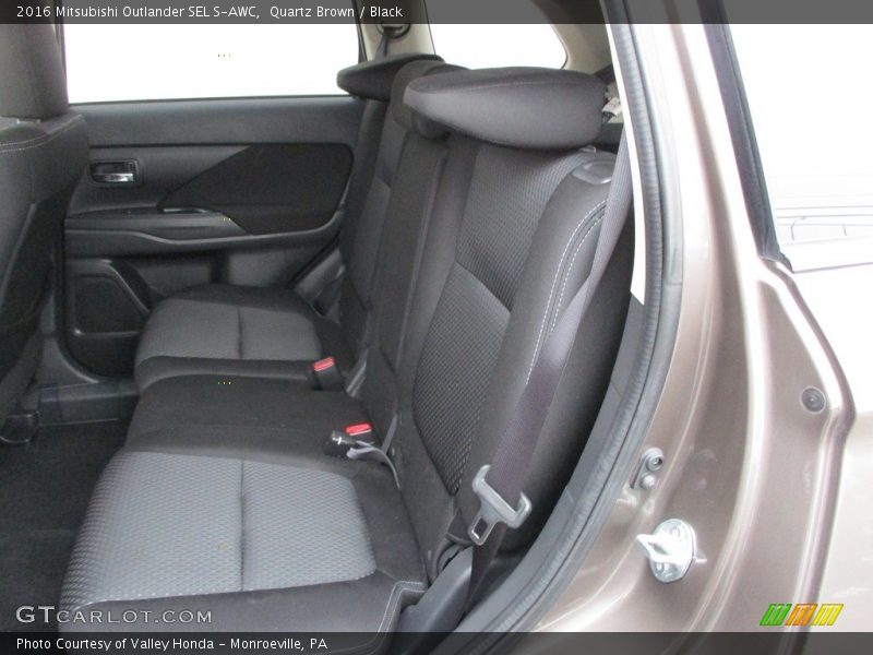 Rear Seat of 2016 Outlander SEL S-AWC