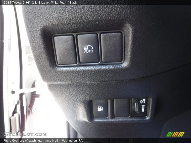 Blizzard White Pearl / Black 2018 Toyota C-HR XLE