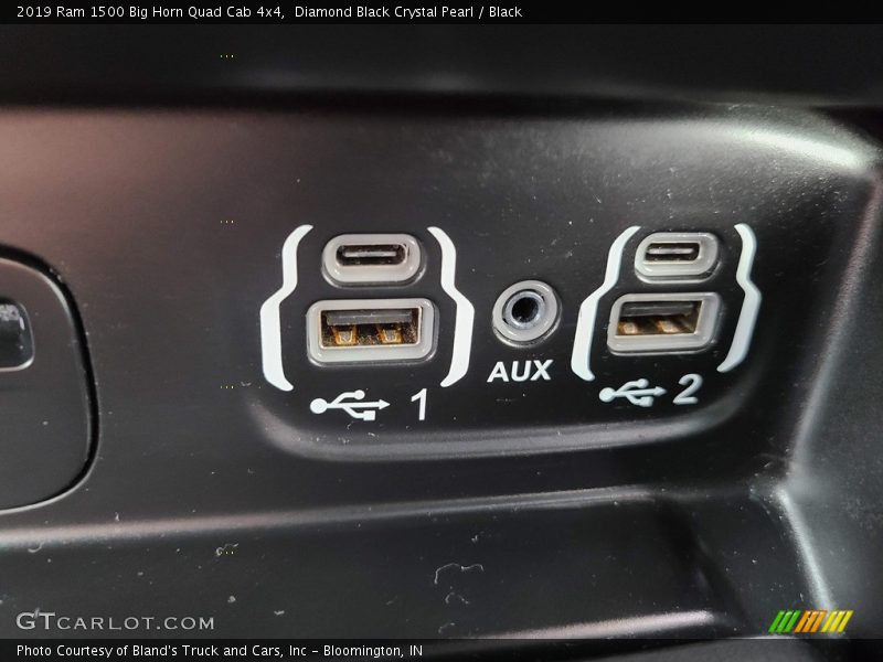 Diamond Black Crystal Pearl / Black 2019 Ram 1500 Big Horn Quad Cab 4x4