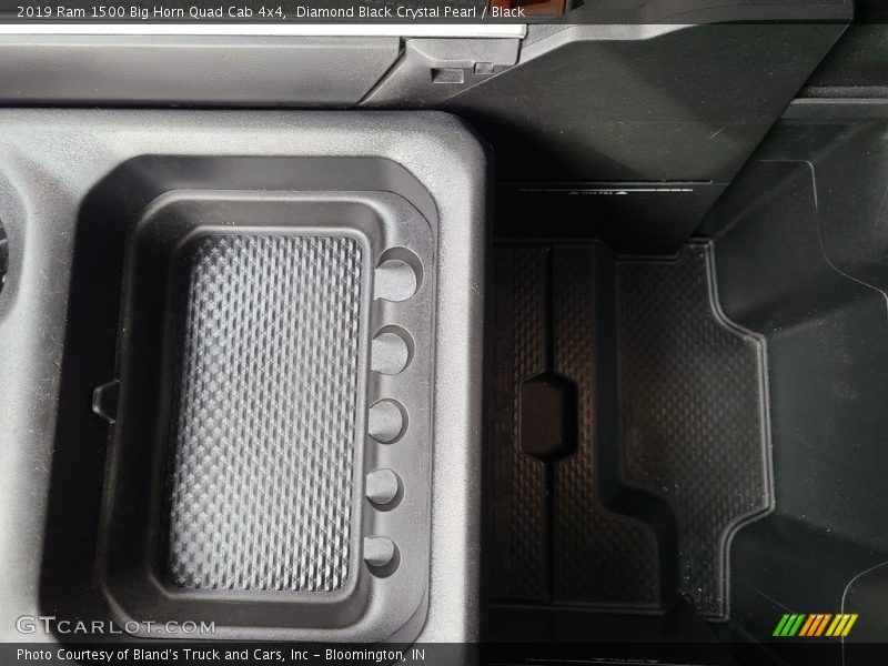 Diamond Black Crystal Pearl / Black 2019 Ram 1500 Big Horn Quad Cab 4x4