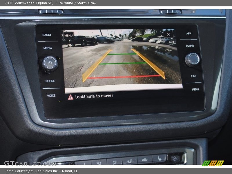 Pure White / Storm Gray 2018 Volkswagen Tiguan SE