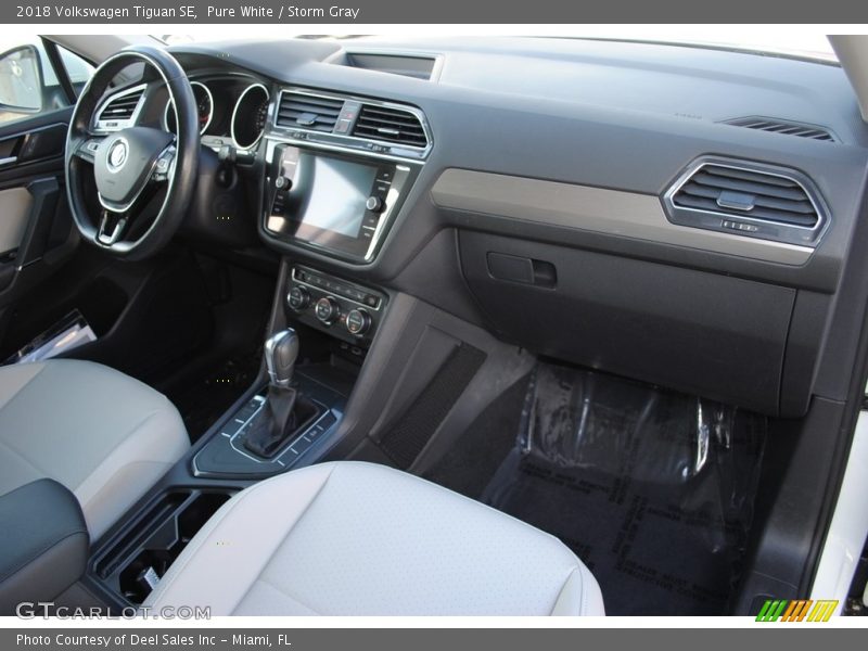 Pure White / Storm Gray 2018 Volkswagen Tiguan SE