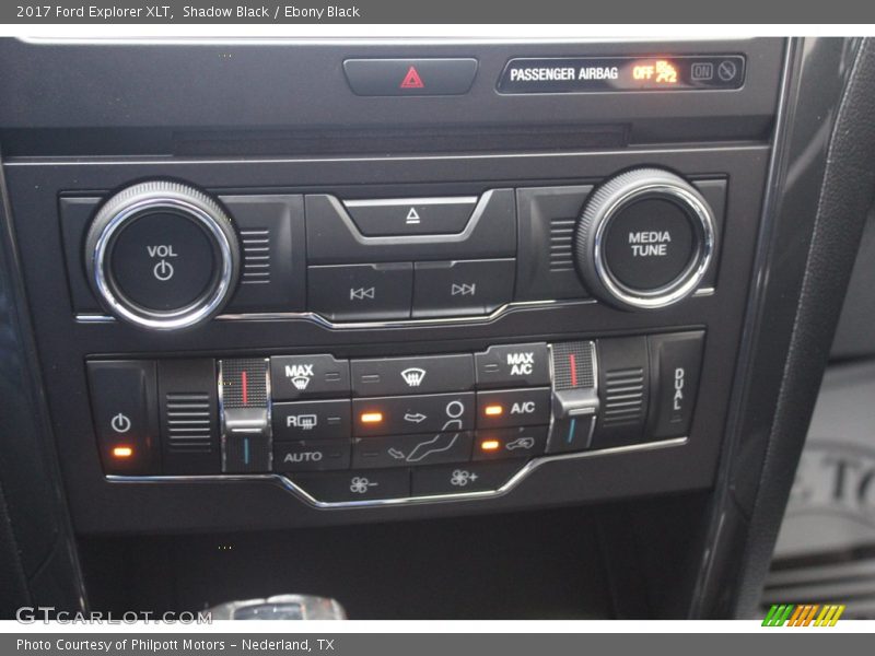 Shadow Black / Ebony Black 2017 Ford Explorer XLT
