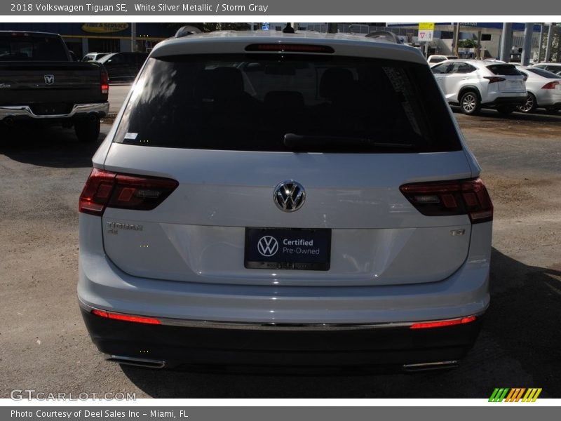 White Silver Metallic / Storm Gray 2018 Volkswagen Tiguan SE