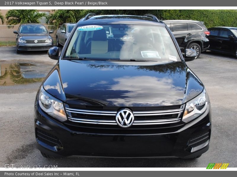 Deep Black Pearl / Beige/Black 2017 Volkswagen Tiguan S