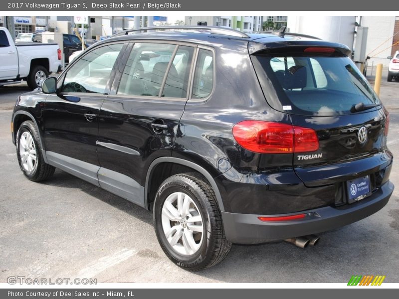 Deep Black Pearl / Beige/Black 2017 Volkswagen Tiguan S