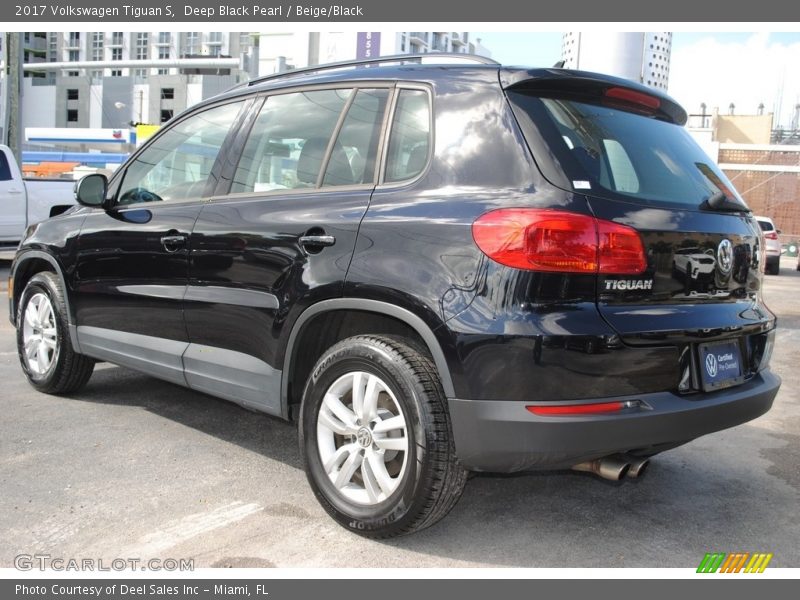 Deep Black Pearl / Beige/Black 2017 Volkswagen Tiguan S