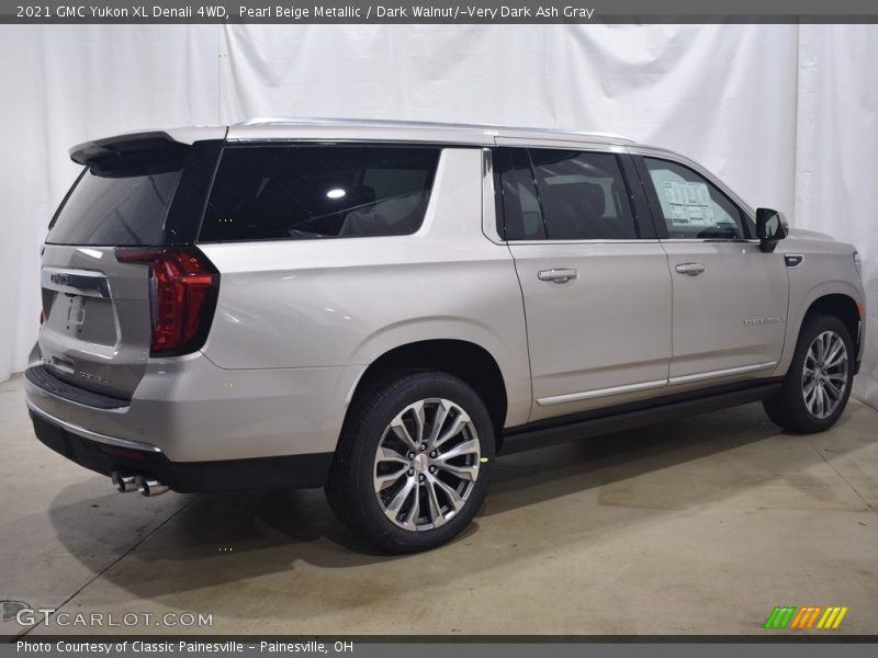 Pearl Beige Metallic / Dark Walnut/­Very Dark Ash Gray 2021 GMC Yukon XL Denali 4WD