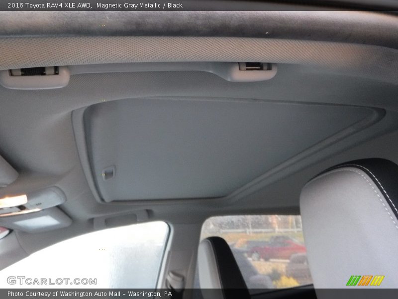 Magnetic Gray Metallic / Black 2016 Toyota RAV4 XLE AWD