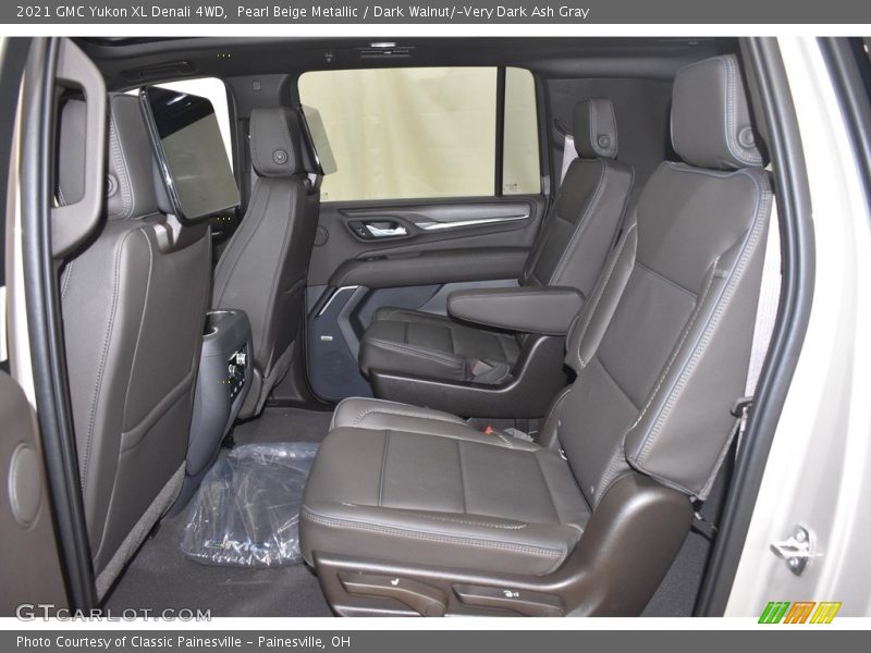 Pearl Beige Metallic / Dark Walnut/­Very Dark Ash Gray 2021 GMC Yukon XL Denali 4WD