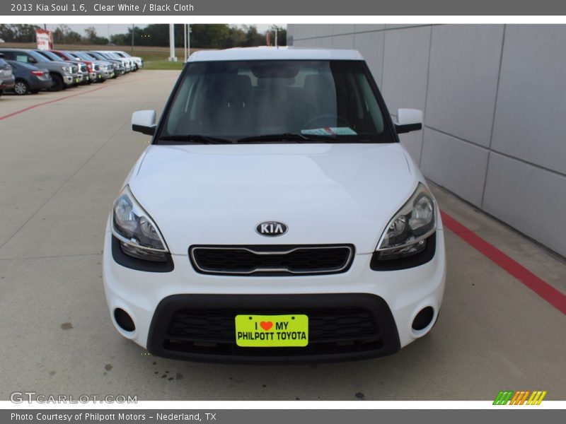 Clear White / Black Cloth 2013 Kia Soul 1.6