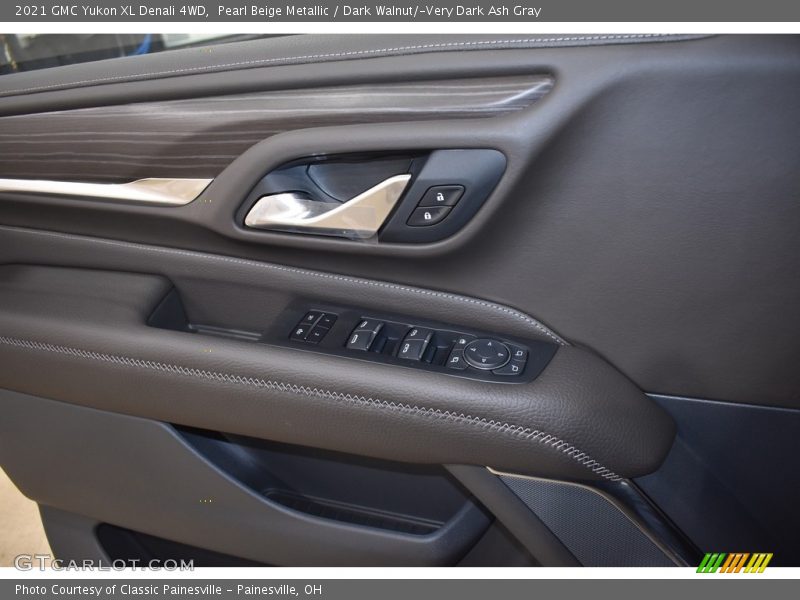 Pearl Beige Metallic / Dark Walnut/­Very Dark Ash Gray 2021 GMC Yukon XL Denali 4WD