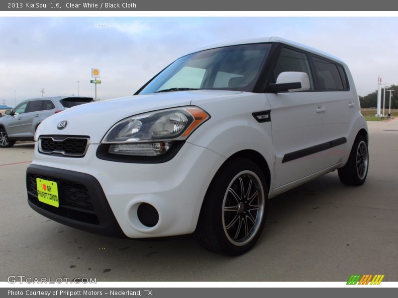 Clear White / Black Cloth 2013 Kia Soul 1.6